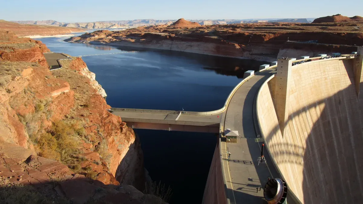 Glen Canyon Dam and Lake Powell reservoir, a stop on an Antelope Canyon tour from Las Vegas, Page, Arizona.
